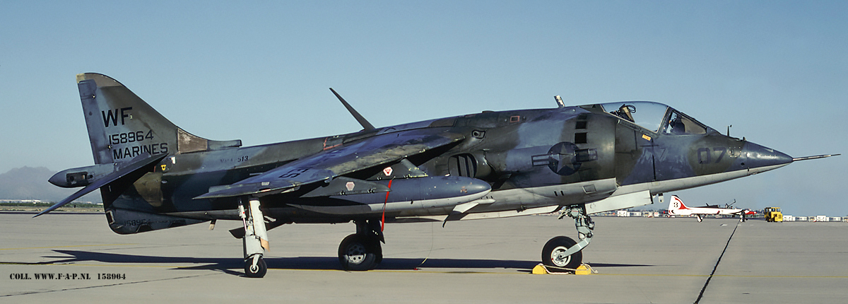 Hawker Siddeley AV-8A Harrier,  158964  VMA-513  WF-07  US Marines