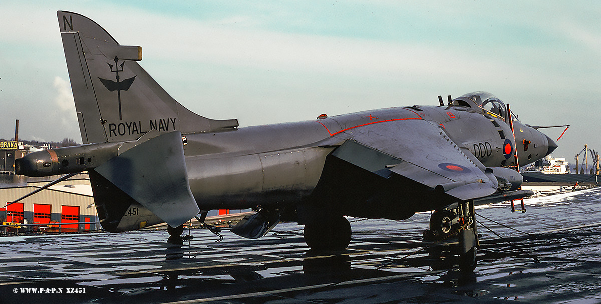 British Aerospace Sea Harrier FRS1 XZ451  c/n-41H-912005  801 Sqn HMS Amsterdam / Harbour ble R05 Amsterdam / Harbour 27-01-1985 