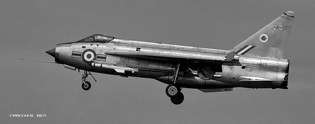 English Electric  Lightning F-1  XM-177     TFF Watisham 02-08-1975