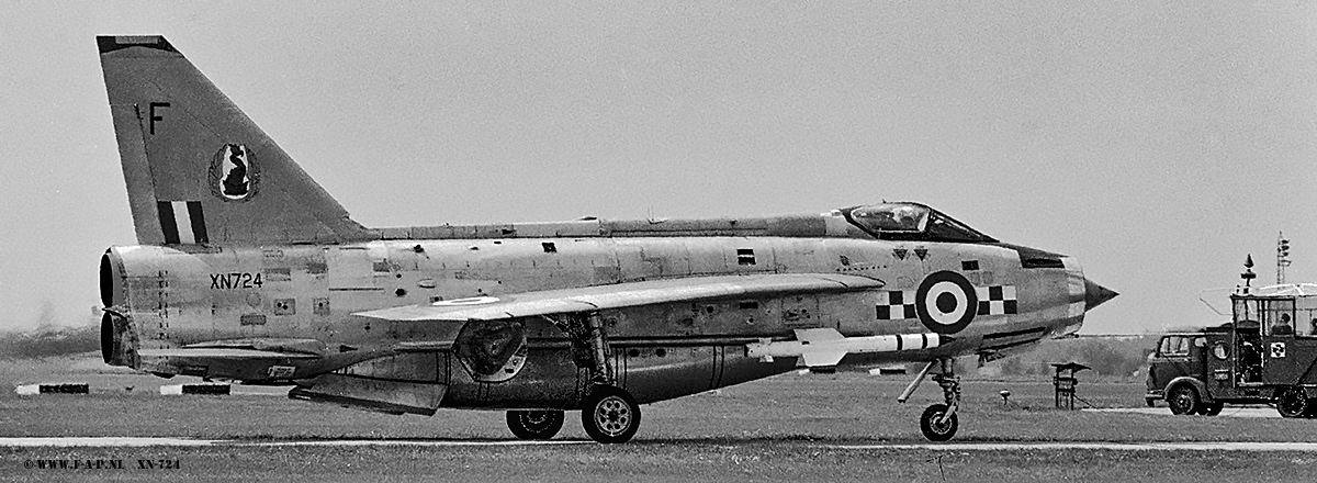 English Electric Lightning F-2A XN-724  C/n-95094   19-Sqd