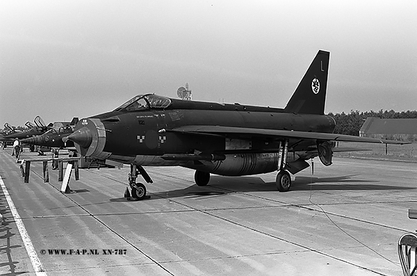 Lightning F-2A  XN-787  92 Sqd  Volkel 31-08-1975