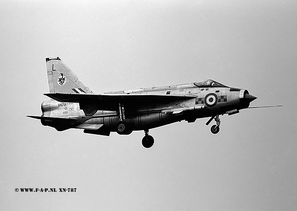 English Electric Lightning F-2A XN-787   92-Sqd