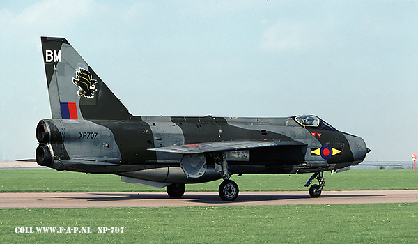 English Electric Lightning  F-3  XP707   11-Sqd  Binbrook 