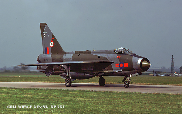 English Electric  Lightning F-3 XP-751  5-Sqd  Binbrook