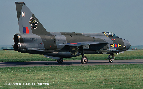 English Electric  Lightning F-3  XR-720  At Binbrook