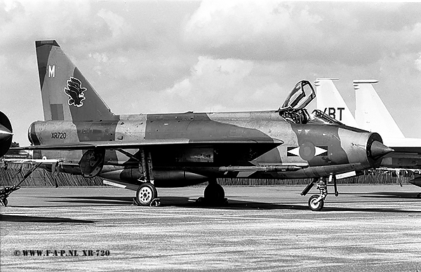 English Electric  Lightning F-3   XR720   11-Sqd   Binbrook  06-08-1978