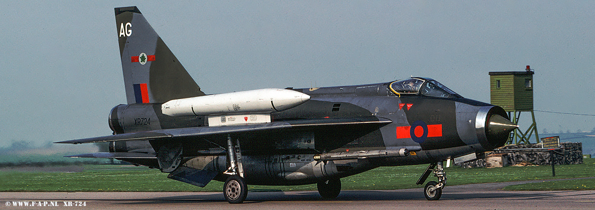 English Electric  Lightning F-6  XR-724  At Binbrook