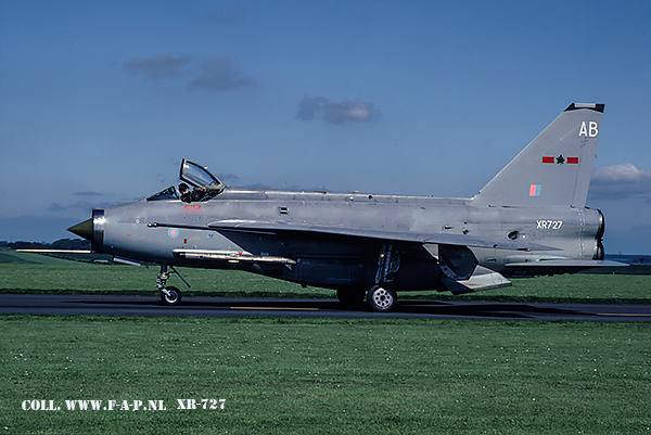 English Electric  Lightning F-6  XR-727  At Binbrook