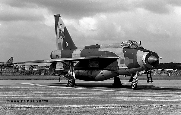 English Electric  Lightning F-6  XR-728  At Binbrook  26-08-1978