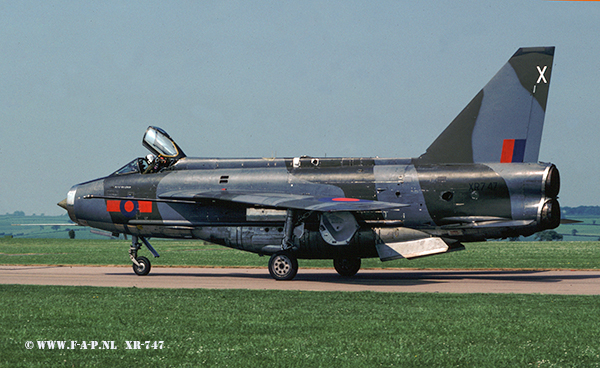 English Electric  Lightning F-6  XR-747  At Binbrook