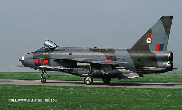 English Electric  Lightning F-6  XR-754  Binbrook