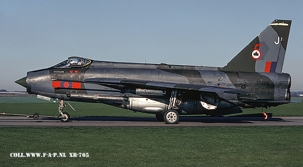 English Electric  Lightning F-6  XR-768  Binbrook