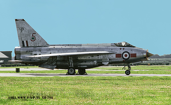 English Electric  Lightning F-6  XR-768  Binbrook