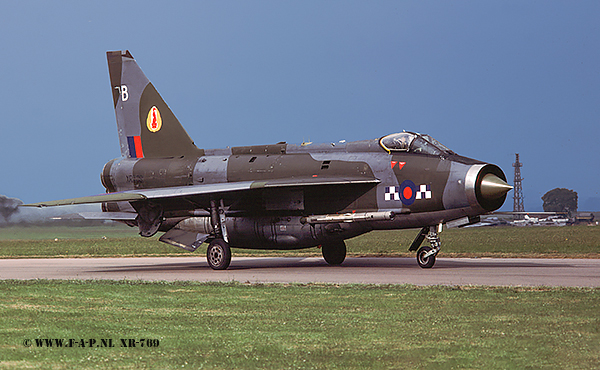 English Electric  Lightning F-6  XR-769   19-Sqd   Binbrook