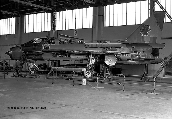 Lightning T-5   XS-452   11-Sqd   Binbrook  26-08-1978