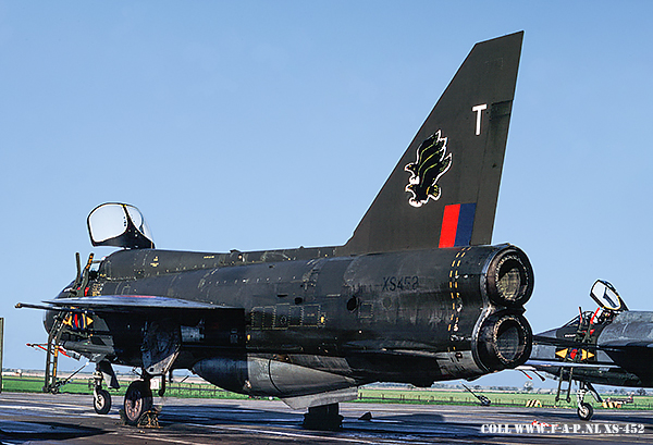 English Electric  Lightning T-5    XS452    Binbrook