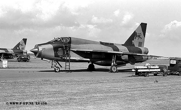 English Electric  Lightning T-5    XS456    Binbrook  26-08-1978