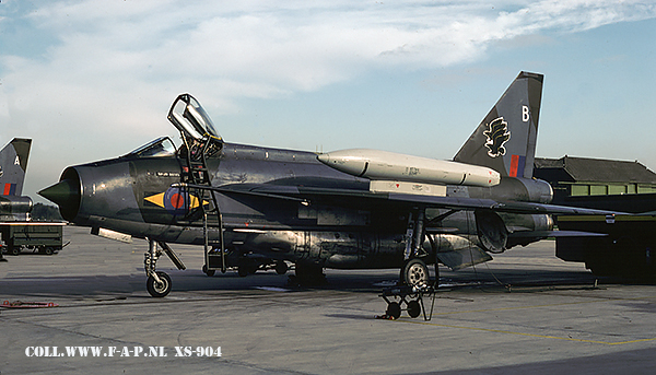 English Electric  Lightning F-6    XS904      Binbrook