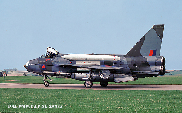 English Electric  Lightning F-6    XS925    Binbrook