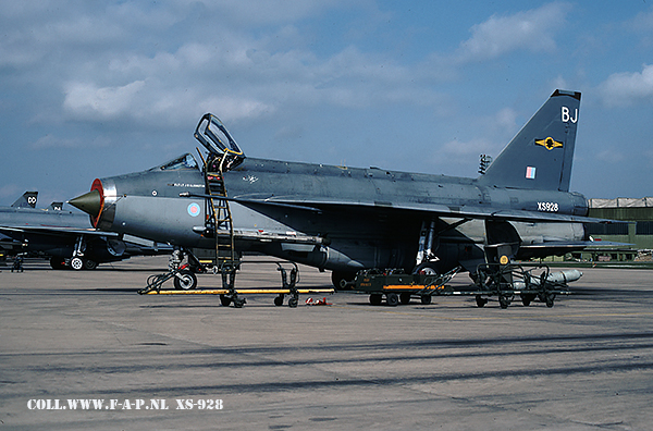 English Electric  Lightning F-6    XS928    Binbrook