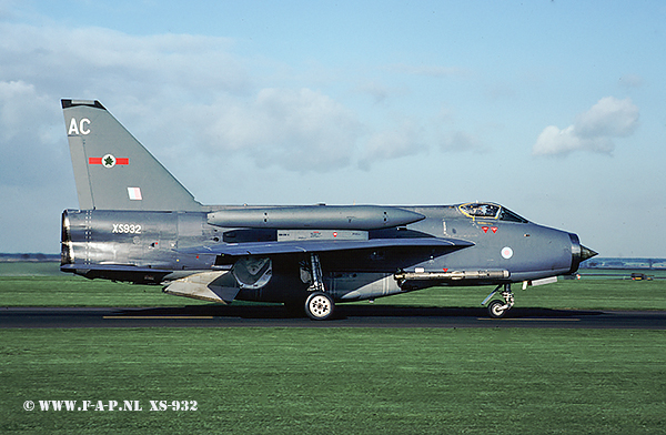 English Electric  Lightning F-6    XS932    Binbrook