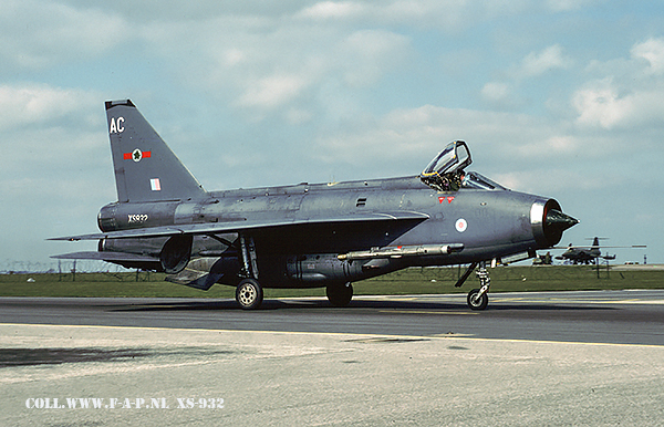 English Electric  Lightning F-6    XS932    Binbrook