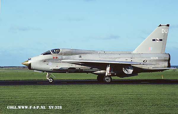 English Electric  Lightning T-5  XV328    Binbrook