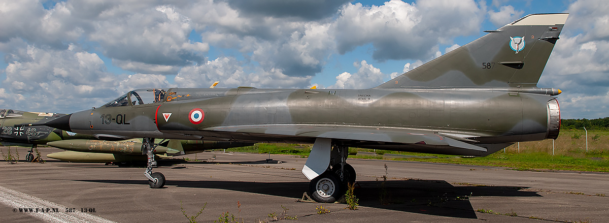 Mirage lll E  587   13-QL   Berlin Gatow  03-04-2011