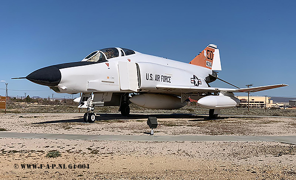 Phantom RF-4C 20-MC    64-004  USAF