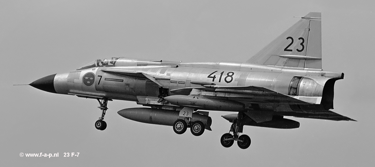 Saab AJ37 Viggen      23    37023   c/n-37023   of-F-7  Seen here  at Leeuwarden, 23-05-1973 