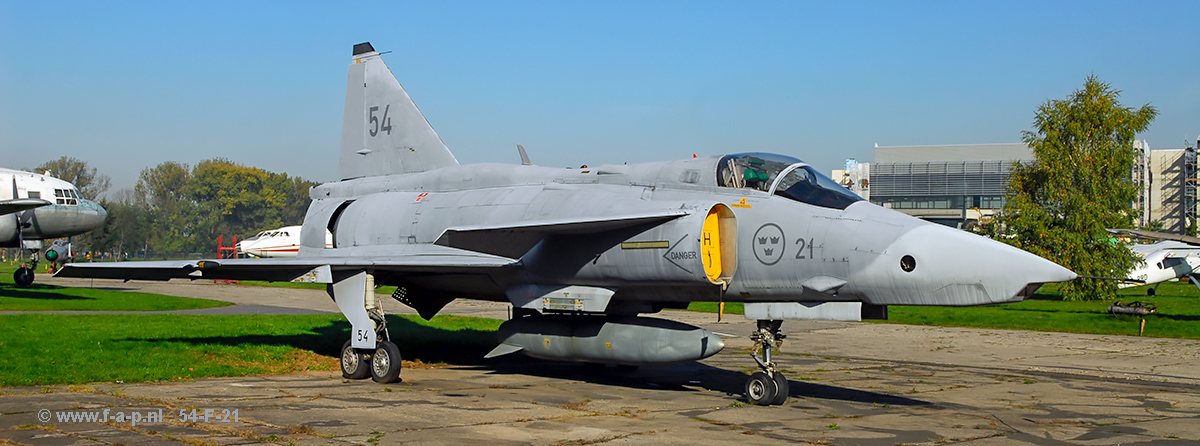 Saab  SF-37- Viggen 54   37954/ 54    c/n-37954   later converted to an AJSF    of F-21       Seen her at  Krakw, Rakowice Czyżyny - Museum of Polish Aviation