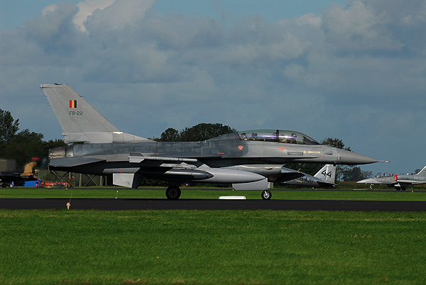 F-16B     FB-22     RBAF      15-09-2011