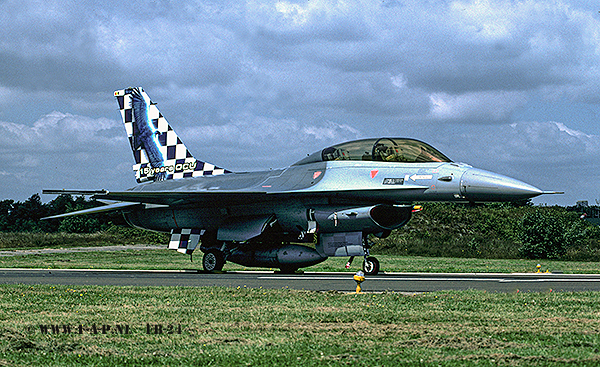 F-16-B   FB-24    Kleinebrogel 18-07-2002