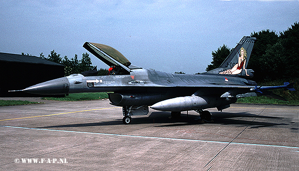 F-16A  003.  323-Sqd.   Leeuwarden