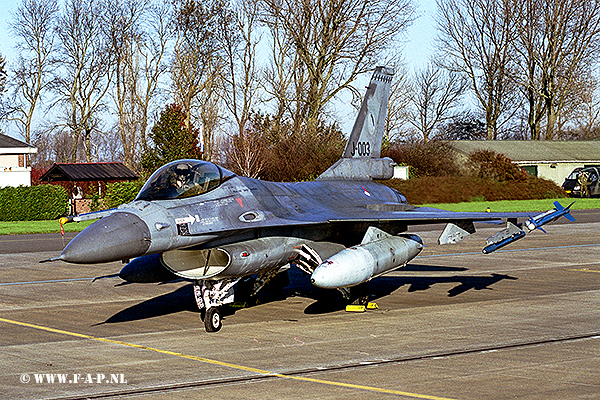 # F-16-Am  J-003  322-Sqd   Leeuwarden 30-10-2002