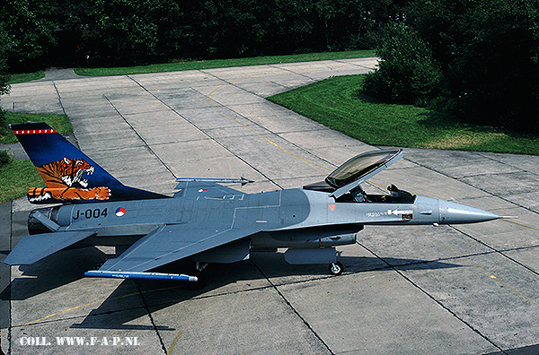 F-16A   J-004 315-Sqd.   Special Colours   Kleine Brogel  Sep-1991