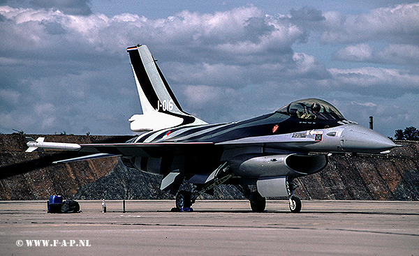 F-16A  J-016   The Dutch Demo Aircraft. Hradec-Kralove  31-08-2002