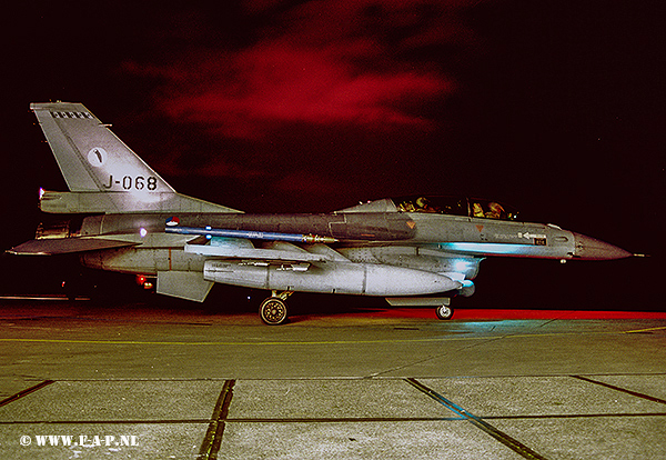 F-16B 068 of 322-Sqd. Leeuwarden. 22-03-2001