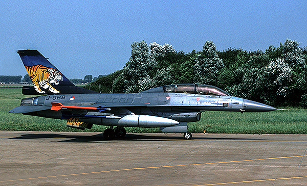 F-16B  068  315-Sqd  Leeuwarden