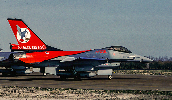 F-16a J-215  of -322-Sqd  Leeuwarden in aspecial colours . apr 1993
