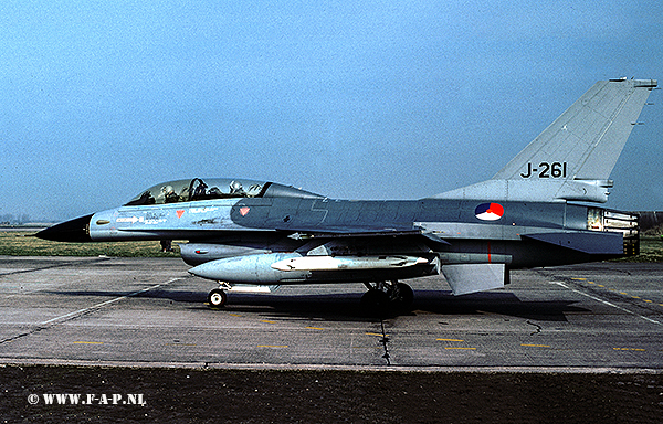 F-16B  J-261   Leeuwarden  Apr-1980
