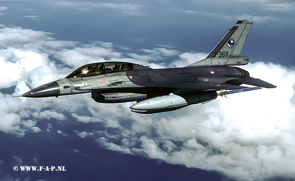 F-16A J-368. 311-Sqd  On his way to Canada. 22-04-2002