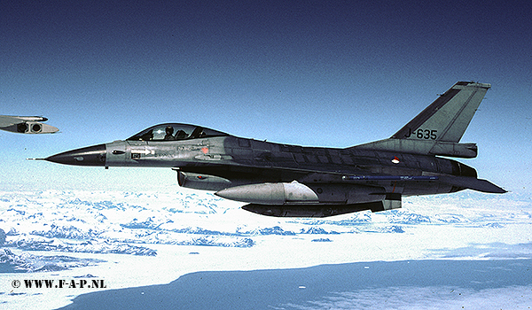 F-16-Am    J-635  of  322-Sqd . Mai  2000