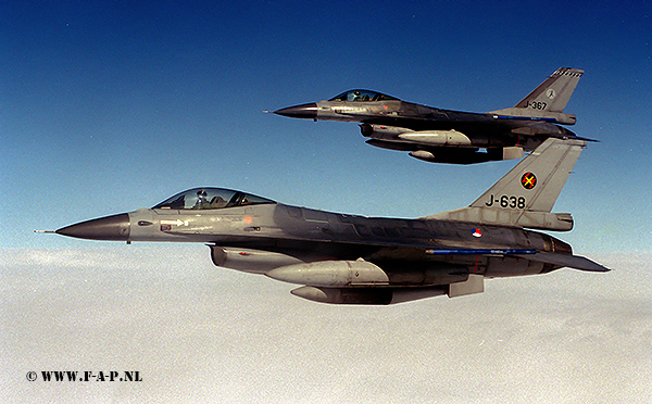F-16-Am   J-638. 312-Sqd  On his way to Canada. 22-04-2002