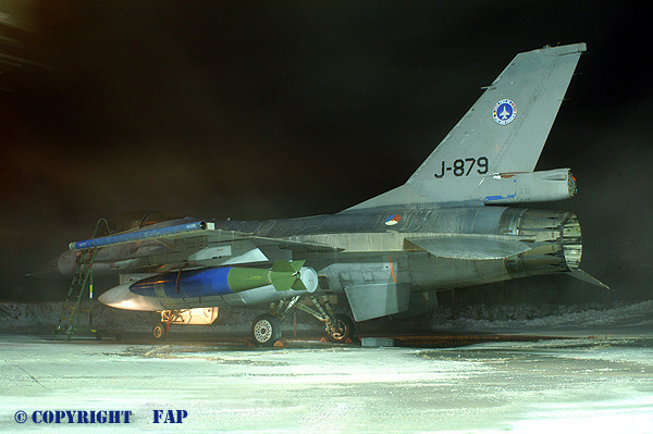 F-16-Am     J-879   322-Sqd  Note special badge  Fire and Forget   Fwit   Orland   02-11-2006