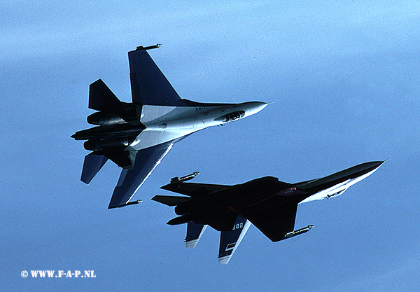 Su-27 Flankers  587 at Shukovsky near Moscow August 1995