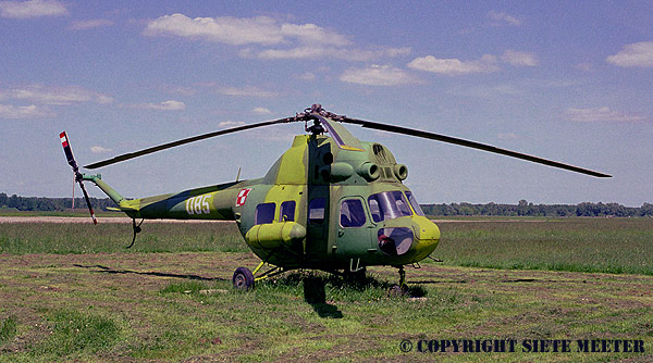 Mil Mi 2   085   23-Les   Deblin  08-09-2000