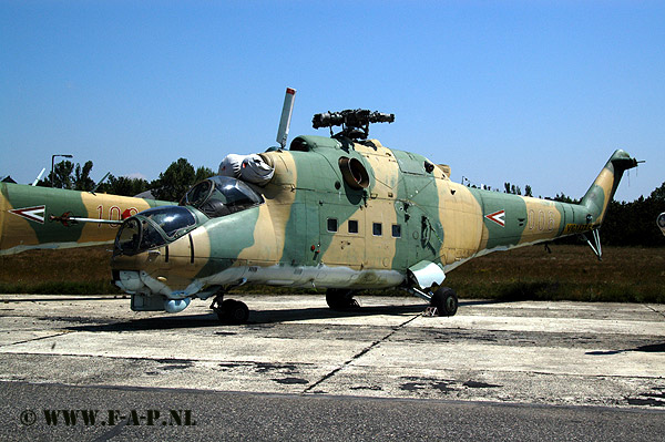 Mil Mi-Hind 24   006   Bakony Regiment  Szentkirlyszabadja Air Base  07-07-2004