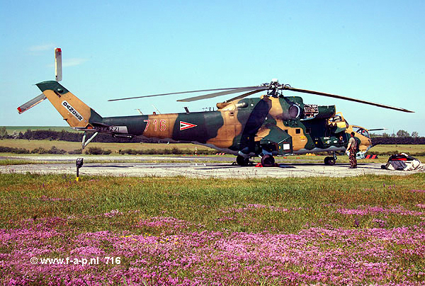 Mil Mi-Hind 24 716      Bakony Regiment  Szentkirlyszabadja Air Base  07-07-2004