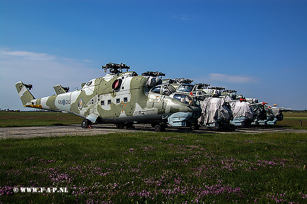 Mil Mi-24 D  Hind D    96+24  for spare parts at  of the  87th Bakony Regiment  Szentkiralyszabadja   07-07-2004